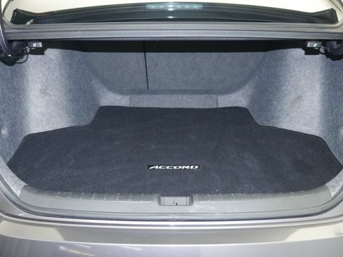 Used 2018 Honda Accord EX-L image 22