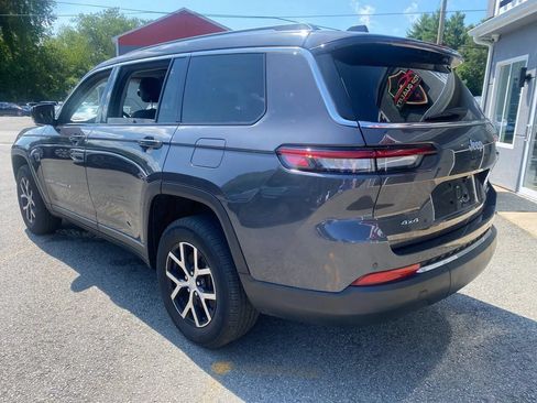 Used 2023 Jeep Grand Cherokee L Limited AWD/4WD image 10