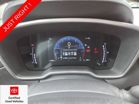 Certified 2025 Toyota Corolla Cross XLE w/ Convenience Package FWD image 32