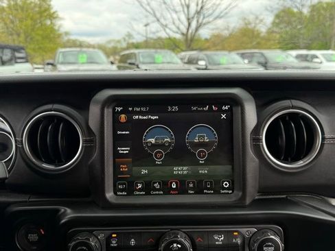 Used 2021 Jeep Wrangler Unlimited Sahara w/ Uconnect 4C Nav & Sound Group AWD/4WD image 28