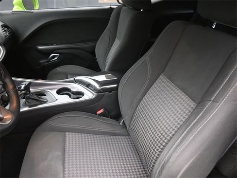 Used 2019 Dodge Challenger SXT w/ Blacktop Package image 19
