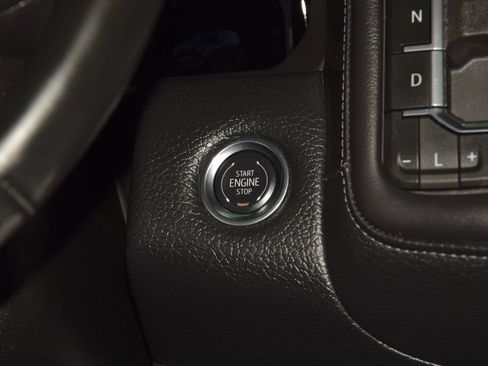 Used 2024 GMC Yukon XL Denali AWD/4WD image 36
