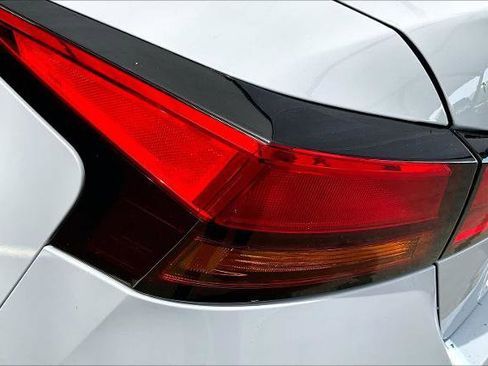 Certified 2024 Nissan Altima 2.5 SR FWD image 28