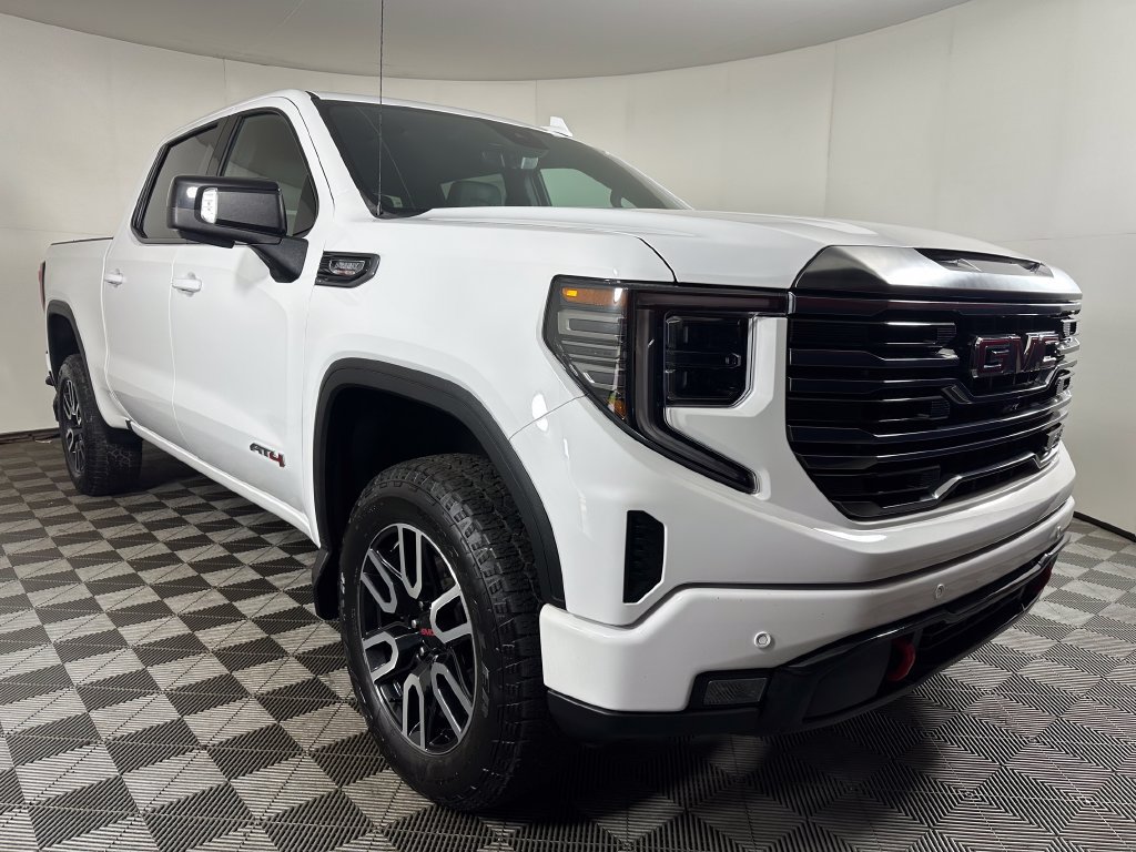 Used 2024 GMC Sierra 1500 AT4 w/ Technology Package AWD/4WD image 7