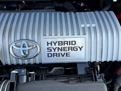 Used 2011 Toyota Prius Four w/ Solar Roof Pkg image 33