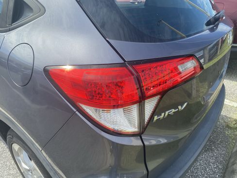 Used 2022 Honda HR-V LX image 11
