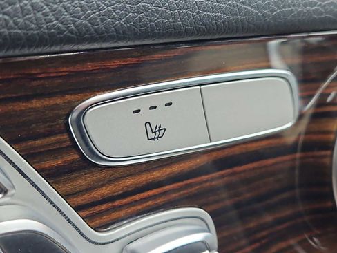 Used 2021 Mercedes-Benz GLC 300 4MATIC image 20