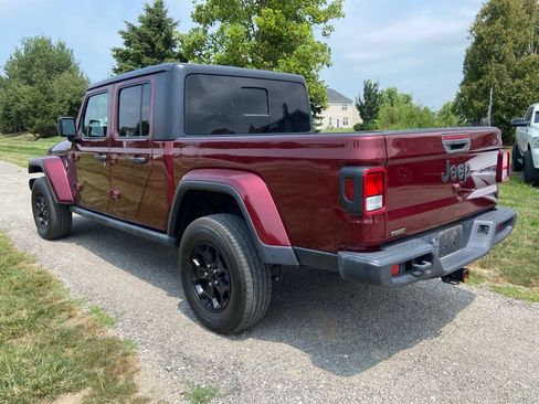 Used 2021 Jeep Gladiator Sport AWD/4WD image 3