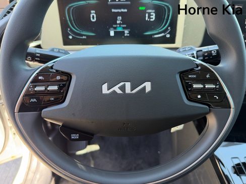 New 2026 Kia Niro LX FWD image 22