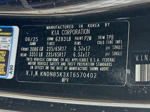 Used 2026 Kia Carnival FWD image 12