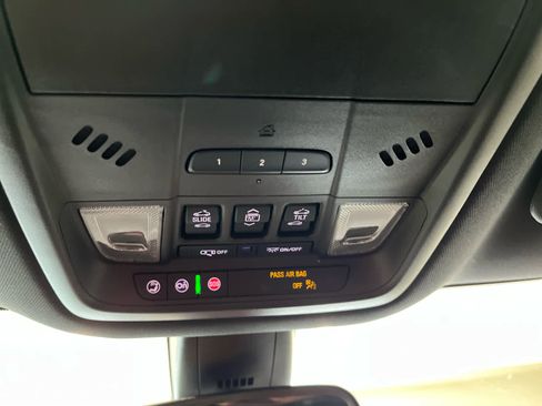 Used 2023 Buick Enclave Essence w/ Experience Buick Package image 25