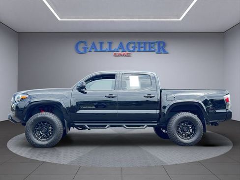 Used 2023 Toyota Tacoma Limited AWD/4WD image 9