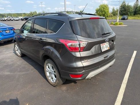 Used 2017 Ford Escape SE w/ Equipment Group 201A AWD/4WD image 3