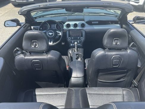 Used 2022 Ford Mustang Premium RWD image 10