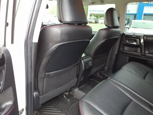 Used 2018 Toyota 4Runner TRD Off-Road Premium AWD/4WD image 10