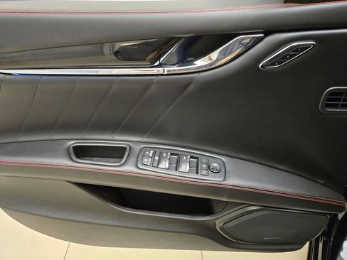 Used 2022 Maserati Quattroporte Modena image 31