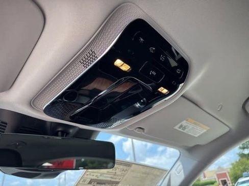 New 2025 Mercedes-Benz GLC 350e 4MATIC image 18