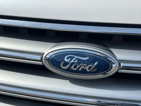 Used 2017 Ford Escape Titanium image 10