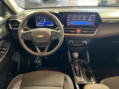 Used 2024 Chevrolet TrailBlazer LS AWD/4WD image 23