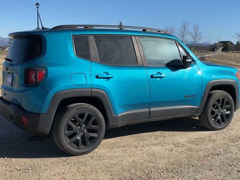 Certified 2022 Jeep Renegade Altitude image 3