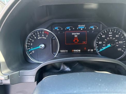 Used 2021 Ford Expedition XLT RWD image 2