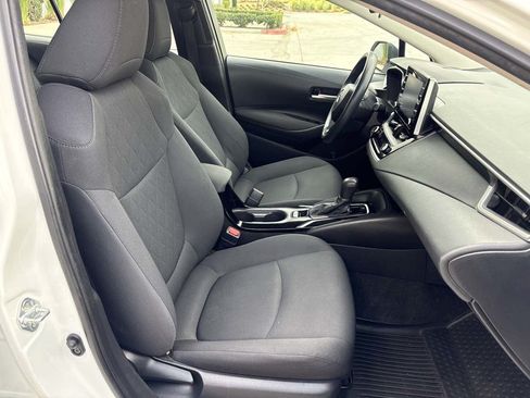 Used 2021 Toyota Corolla LE FWD image 16