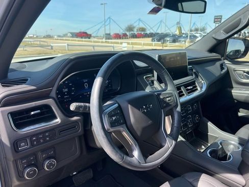 Used 2024 Chevrolet Suburban Z71 w/ Luxury Package image 7