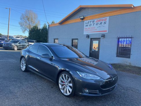 Used 2015 Tesla Model S 85D image 1