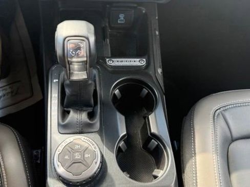 Used 2025 Ford Bronco Outer Banks AWD/4WD image 25