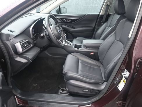 Used 2025 Subaru Outback Limited AWD/4WD image 17