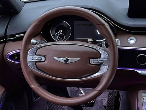 Used 2023 Genesis GV70 2.5T w/ Advanced Package image 20