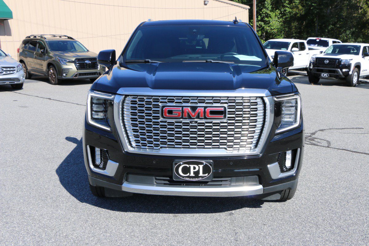 Used 2021 GMC Yukon XL Denali w/ Denali Premium Package AWD/4WD image 11