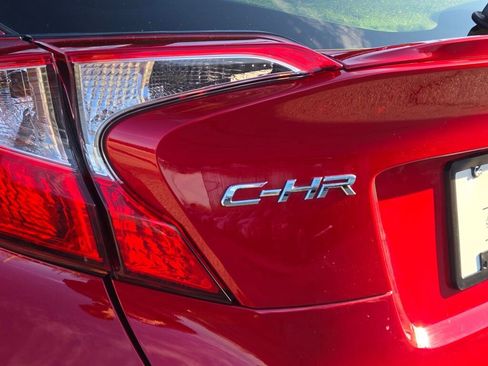 Used 2021 Toyota C-HR XLE image 16