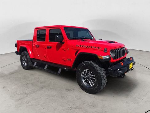 Used 2024 Jeep Gladiator Mojave AWD/4WD image 7