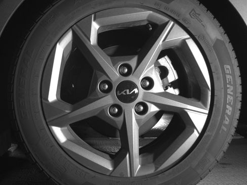 Used 2025 Kia K4 LXS image 14