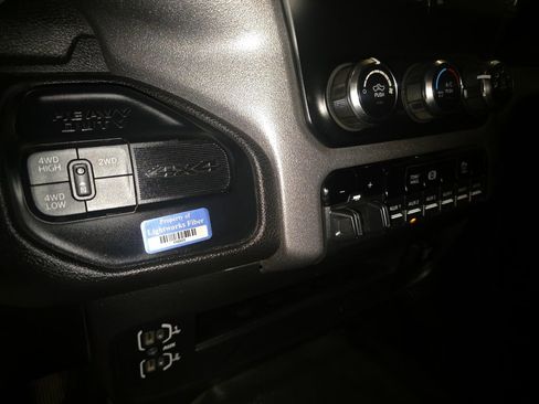 Used 2021 RAM 2500 Tradesman w/ Chrome Appearance Group AWD/4WD image 18