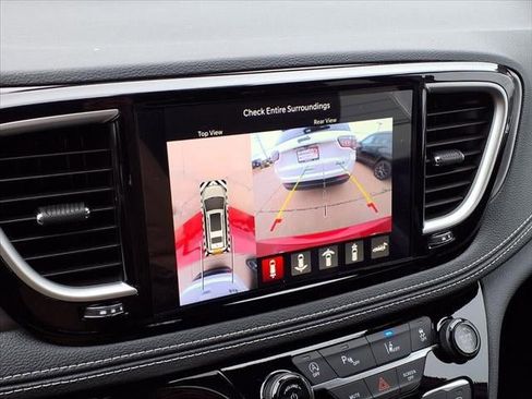 New 2026 Chrysler Pacifica Select w/ S Appearance Package FWD image 33