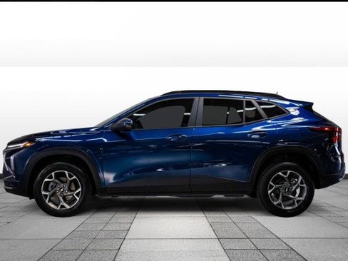 Used 2024 Chevrolet Trax LT w/ Driver Confidence Package image 4