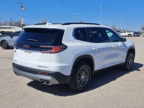 Used 2025 GMC Acadia Elevation image 5