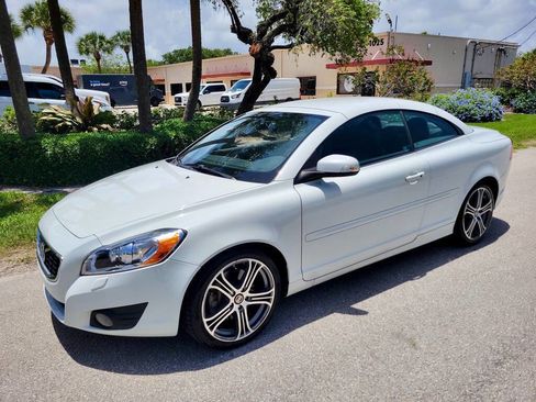 Used 2012 Volvo C70 T5 image 5