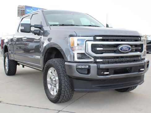 Used 2021 Ford F250 Platinum w/ FX4 Off-Road Package image 4