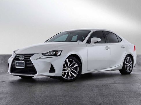 Used 2019 Lexus IS 300 image 1