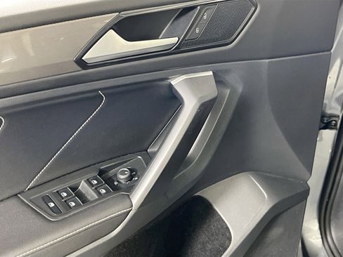 Used 2022 Volkswagen Tiguan SE image 17