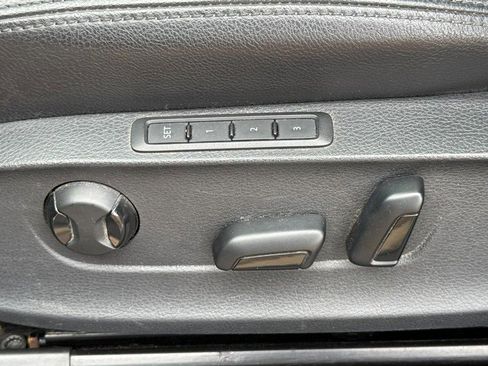 Used 2013 Volkswagen Passat 2.5 SEL Premium image 24