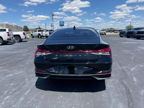 Used 2023 Hyundai Elantra SEL w/ Convenience Package FWD image 6