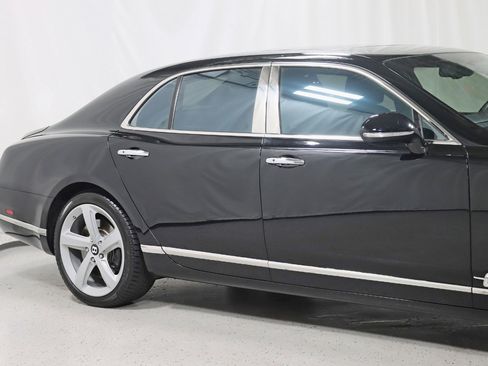 Used 2016 Bentley Mulsanne Speed image 3