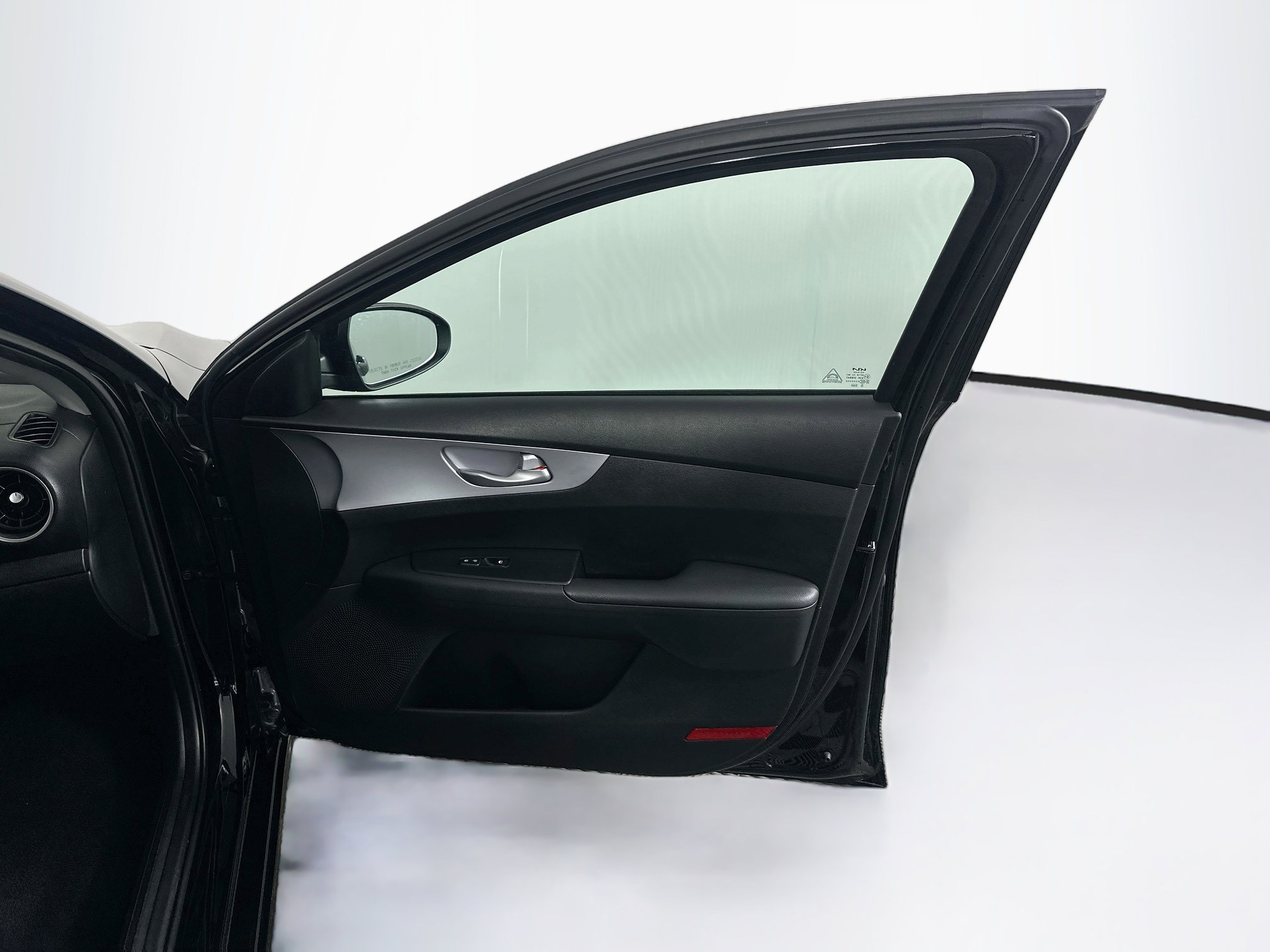 Used 2024 Kia Forte LXS FWD image 31