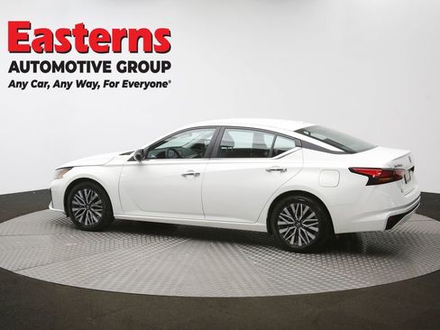 Used 2025 Nissan Altima 2.5 SV image 61