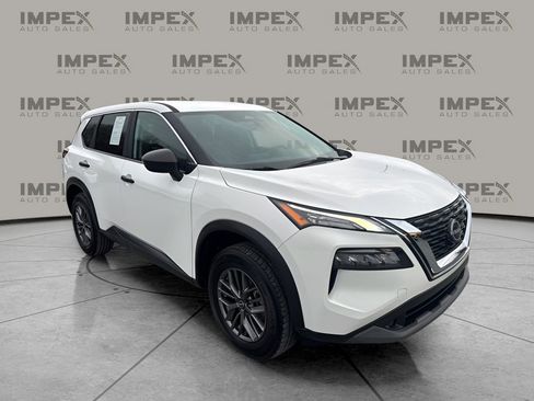 Used 2023 Nissan Rogue S image 7