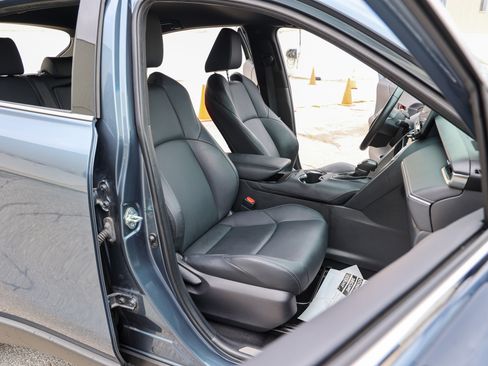 Certified 2024 Toyota Venza XLE AWD/4WD image 41